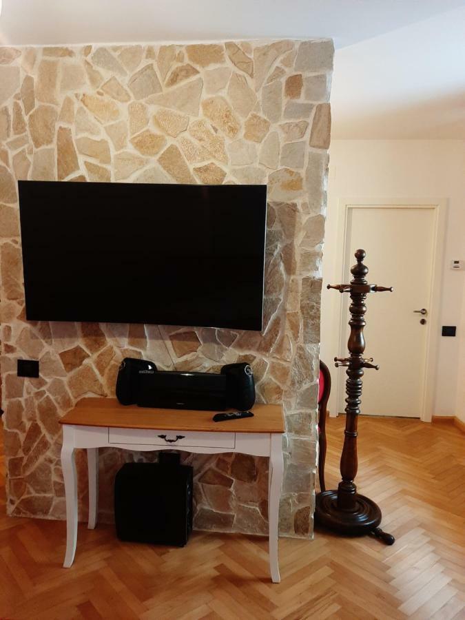 Appartamento Luky10 Braşov Esterno foto